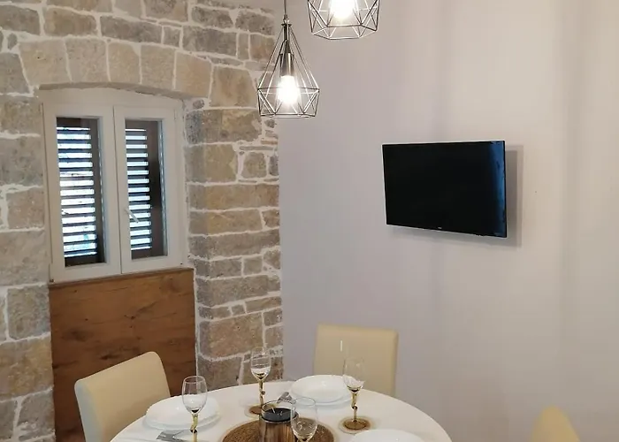 דירה With Parking Spaces Konjevrate, Krka - 23231 Unesic