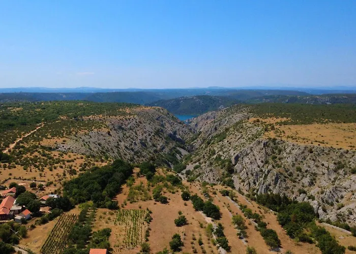 With Parking Spaces Konjevrate, Krka - 23231 Unesic